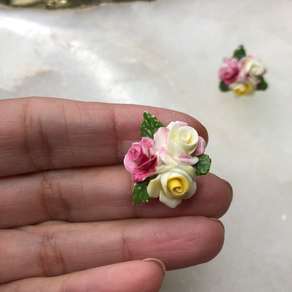 Vintage Made In France Signed 2 pc Earrings & Brooch Porcelain Flower Set - Picture 5 of 7